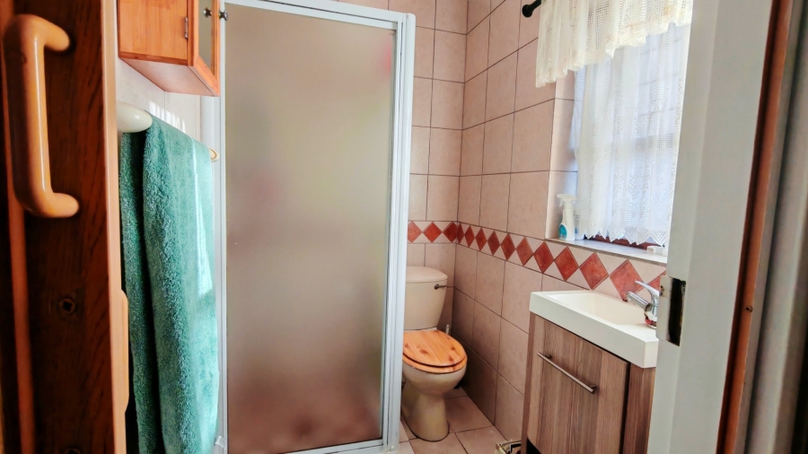 3 Bedroom Property for Sale in Deoville Park Western Cape
